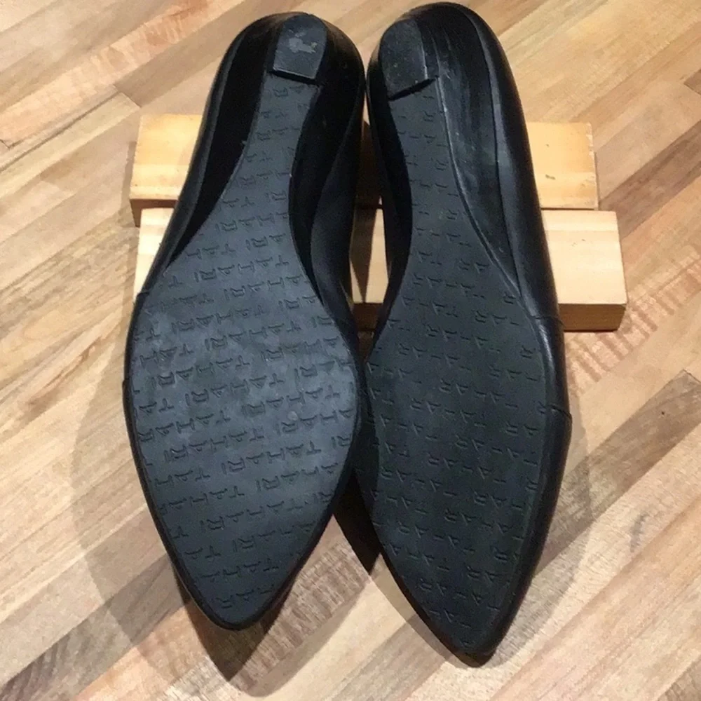Tahari Dominique Black Low Wedge Heel Shoe Size 7